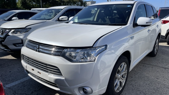 Mitsubishi Outlender, 2013