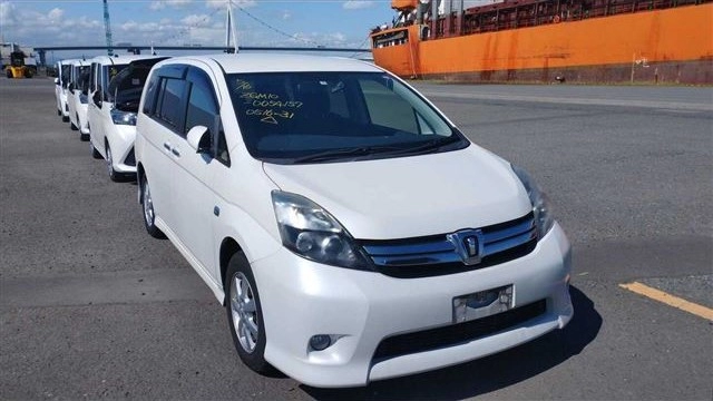 Toyota ISIS, 2013